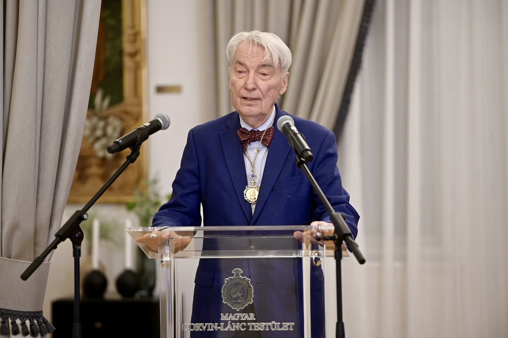 Szakmai partnerséget kötött a Magyar Corvin-lánc Testület és az SZTNH Prof. Dr. Vizi E. Szilveszter, az MCLT elnöke