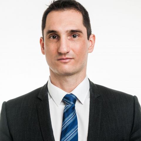 Dr. Łuszcz Viktor Dr. Łuszcz Viktor