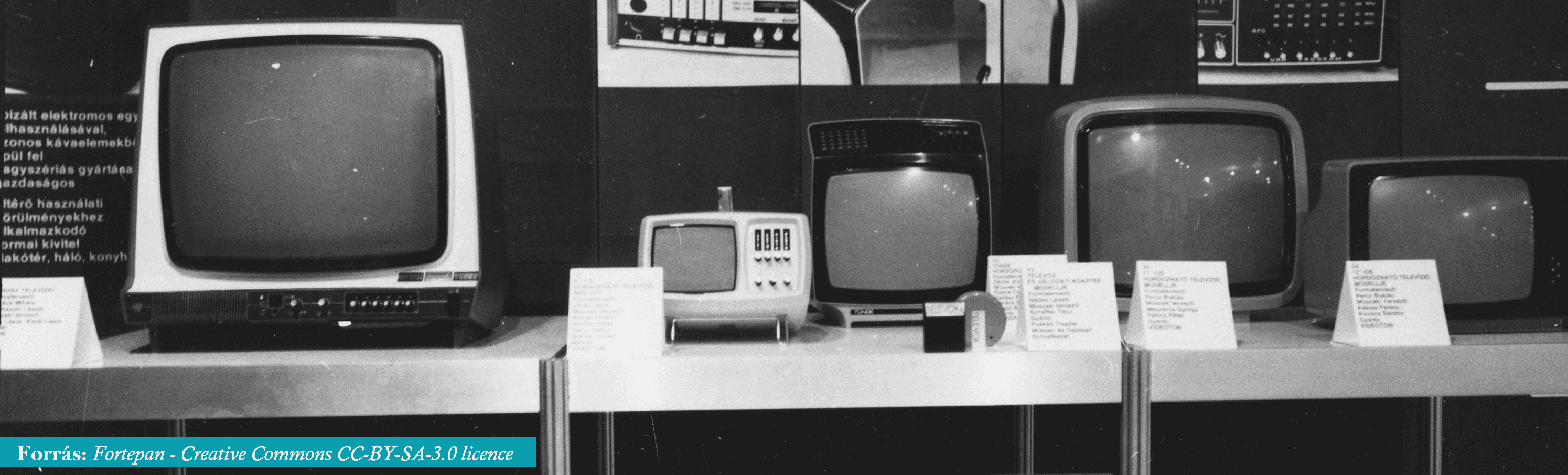 Régi televíziók Régi televíziók a polcon