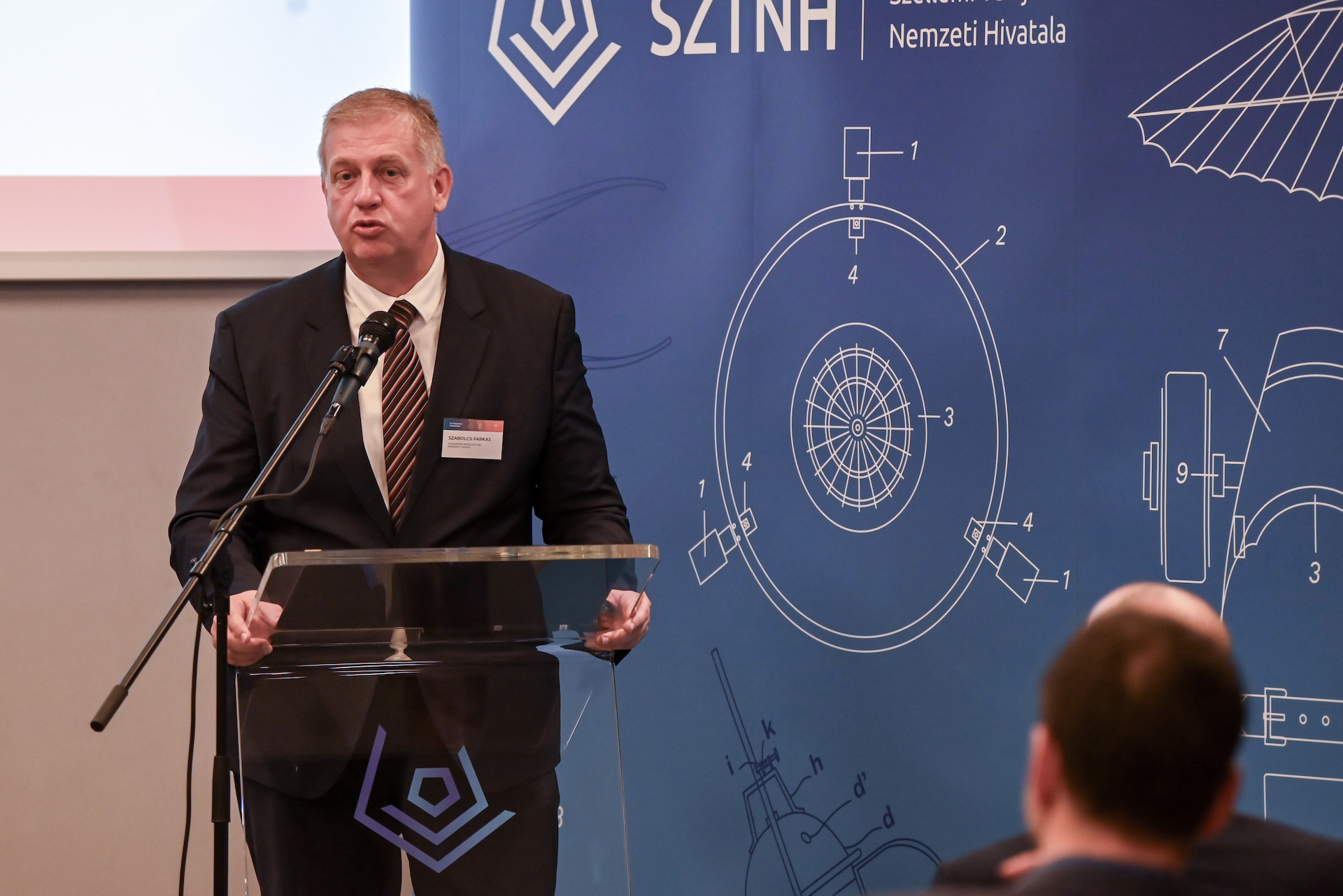 Ip Valuation Workshop A képen Farkas Szabolcs, az SZTNH elnöke látható